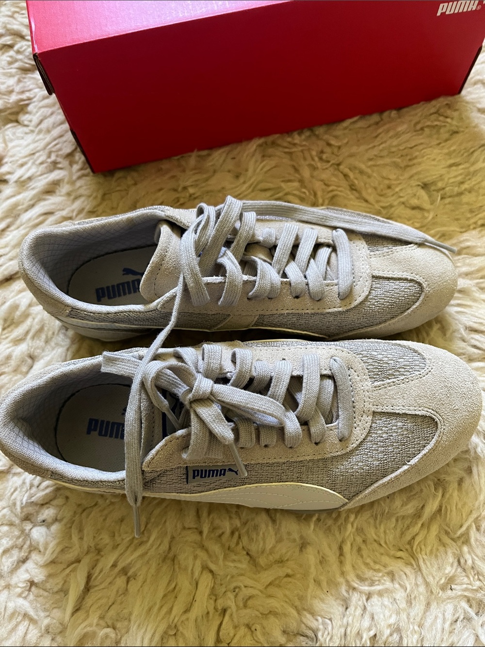 NWOT Puma Light Gray and White Classic Sneaker - Picture 4 of 8